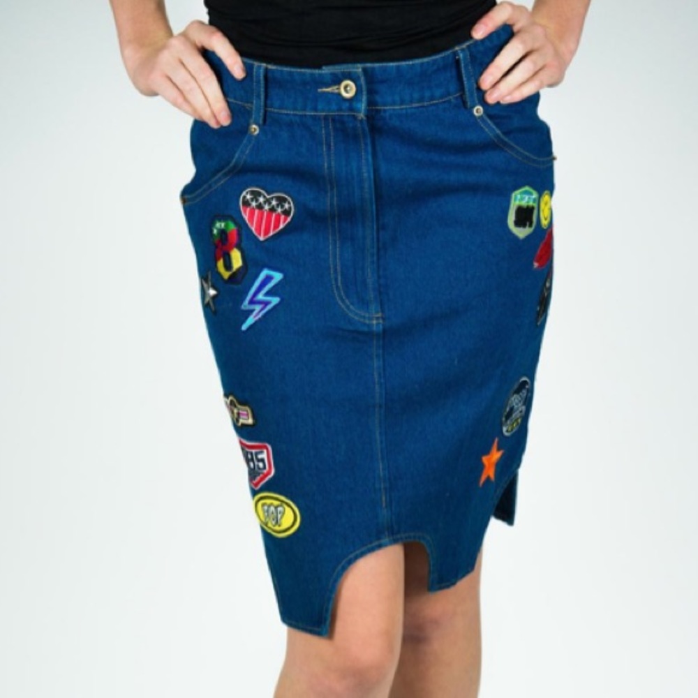 Fun denim patch skirt ⚡️ endless rose